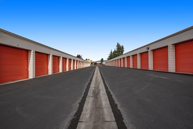 24×10 Self Storage Unit in Hayward, CA 1639 Whipple Road Hayward, California 2