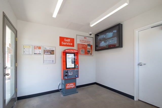 30×10 Self Storage Unit in Del Rey Oaks, CA 200 Calle Del Oaks Del Rey Oaks, California 3