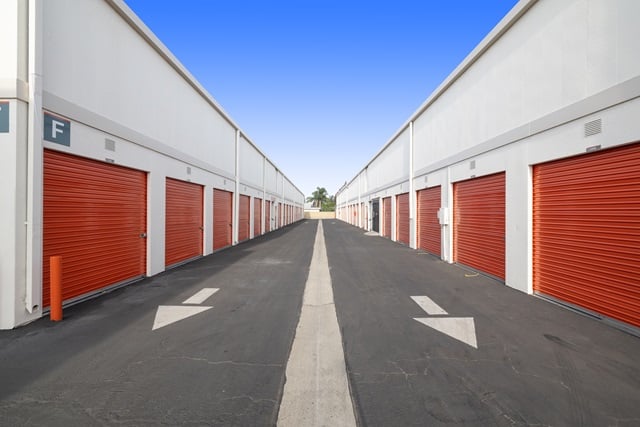 30×10 Self Storage Unit in Baldwin Park, CA 13249 Garvey Ave Baldwin Park, California 2