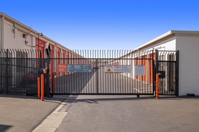 Public Storage  12245 Woodruff Ave in Downey, CA