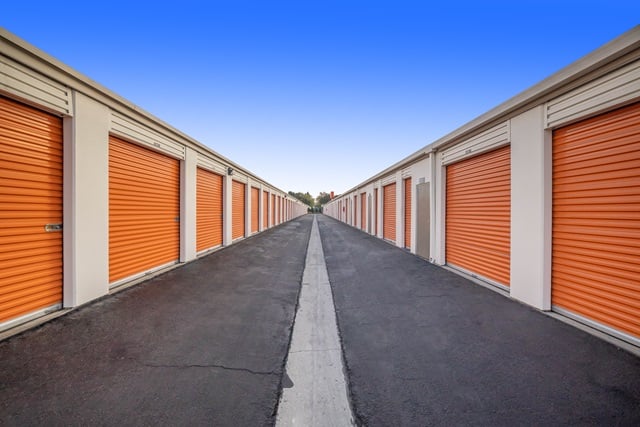 20×10 Self Storage Unit in Fullerton, CA 2361 W Commonwealth Ave Fullerton, California 2