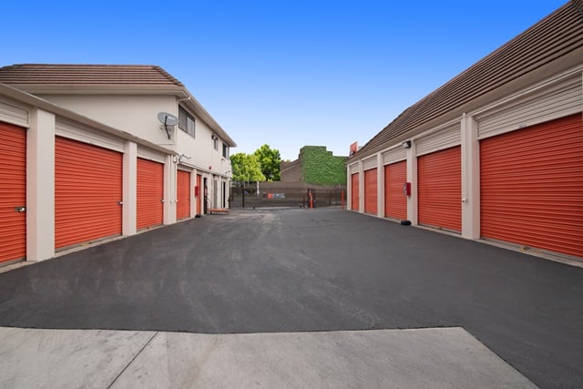 30×10 Self Storage Unit in Vallejo, CA 920 Humboldt Street Vallejo, California 2