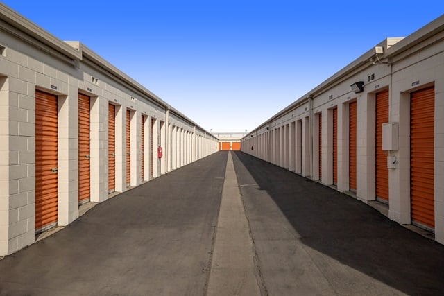 20×10 Self Storage Unit in Pico Rivera, CA 9011 Bermudez Street Pico Rivera, California 2