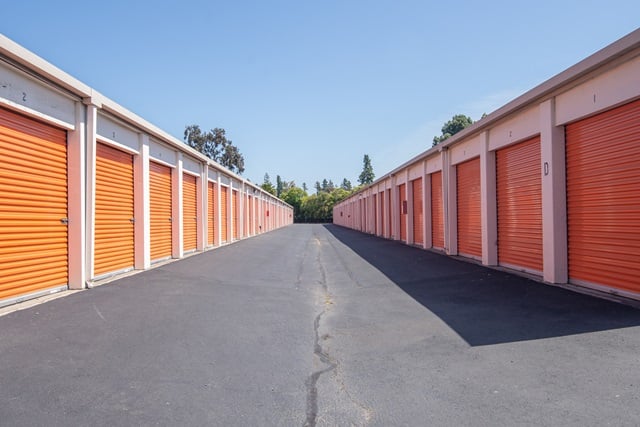 25×10 Public Storage: Garage in Concord, CA 1870 Arnold Industrial Place Concord, California 2