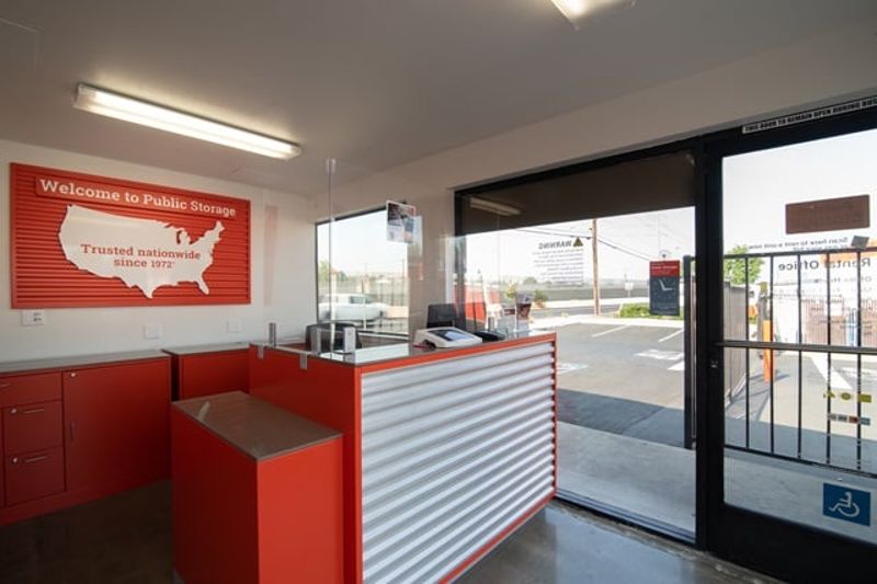Property 330 image number 2