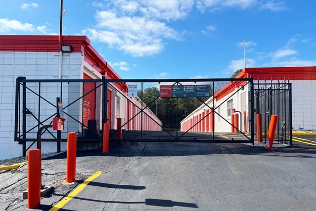 Public Storage  8 W Oxmoor Road in Birmingham, AL