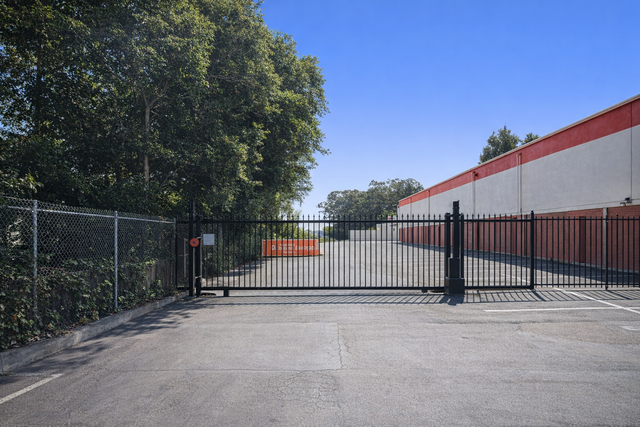 Property 357 image number 3