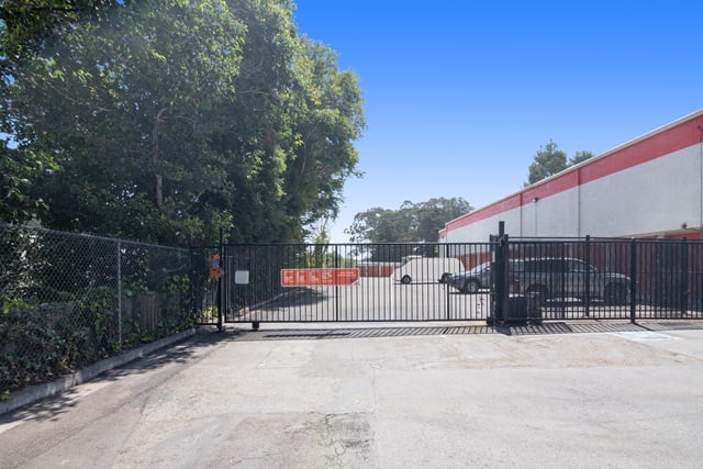 Property 357 image number 3