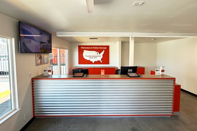 Property 374 image number 2