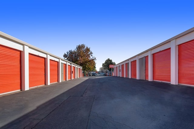 30×10 Self Storage Unit in Alameda, CA 1829 Webster Street Alameda, California 2