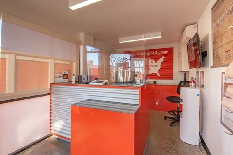 Property 386 image number 2