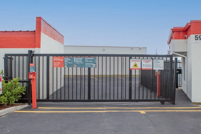 Public Storage  5900 Lakehurst Drive in Orlando, FL