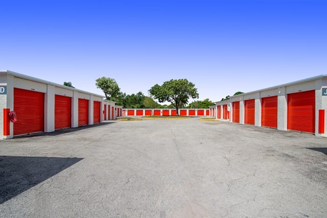 19×10 Self Storage Unit in Plantation, FL 911 S State Road 7 Plantation, Florida 2