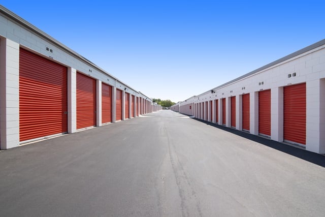 20×10 Self Storage Unit in Livermore, CA 836 E Airway Blvd Livermore, California 2