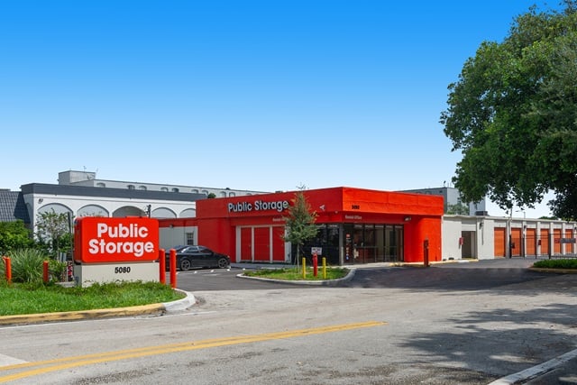 20 x 10 Public Storage: Self Storage Unit in Ft Lauderdale, Florida