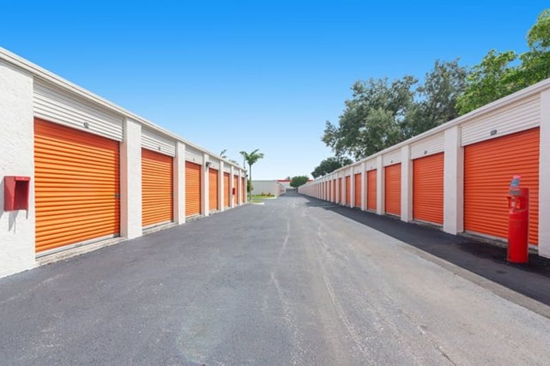 Property 401 image number 1