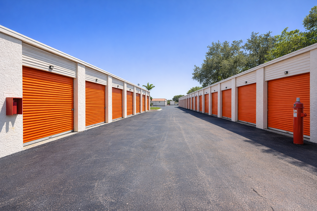 Self Storage Units Near 5080 N State Road 7 at Public Storage Ft Lauderdale