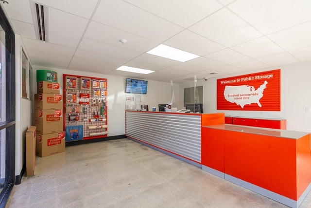 Property 401 image number 2