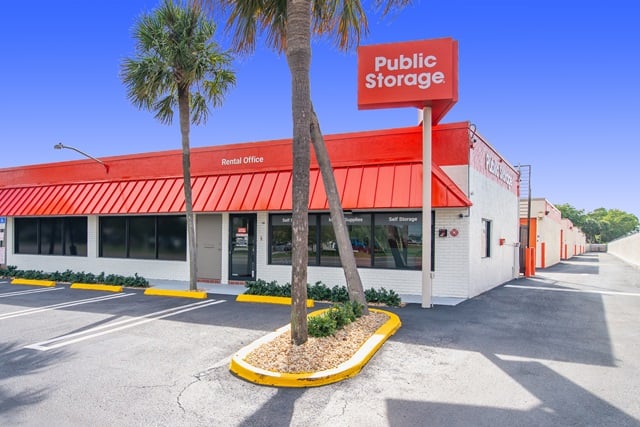 17×10 Public Storage: Garage in Pompano Beach, FL 196 SW 2nd Street Pompano Beach, Florida