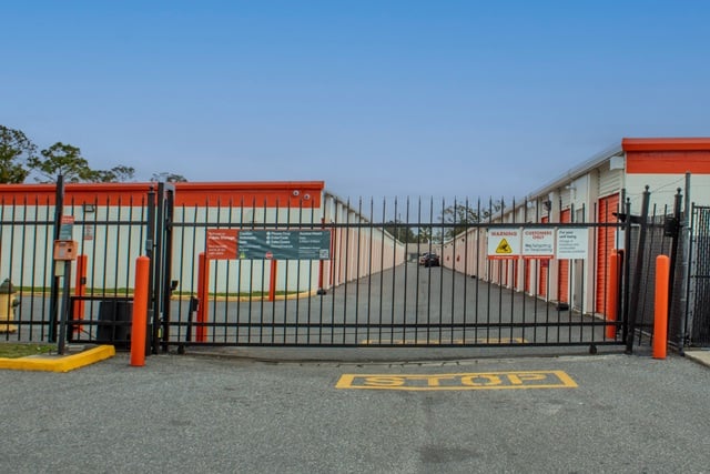 Public Storage  903 S Semoran Blvd in Orlando, FL