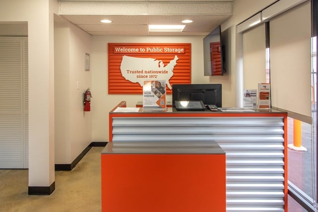 Property 410 image number 2