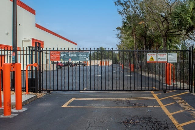 Public Storage  2275 N Semoran Blvd in Orlando, FL