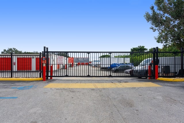 Public Storage 2250 Blount Road in Pompano Beach, FL