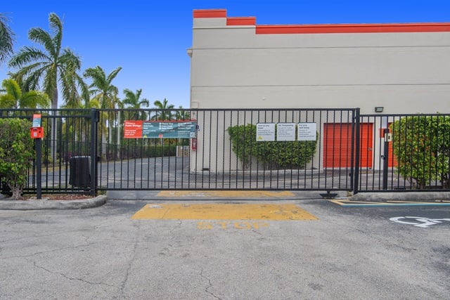 Public Storage  109 NW 20th Street in Boca Raton, FL