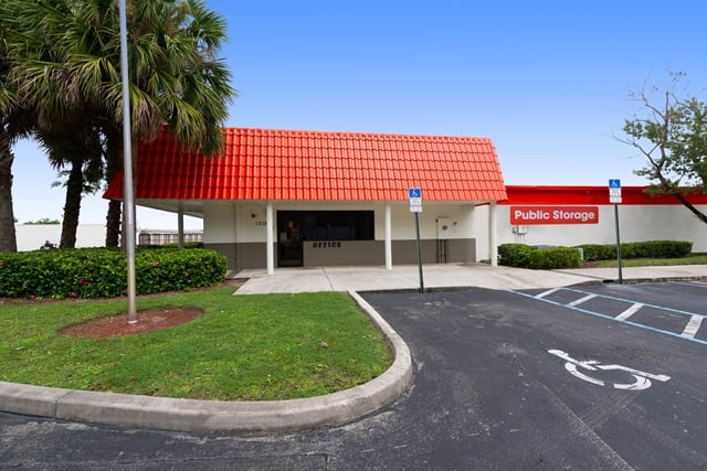 30×12 Self Storage Unit in Coral Springs, FL near 12075 NW 40th St