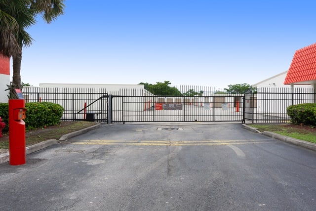 Public Storage  12123 West Sample Road in Coral Springs, FL
