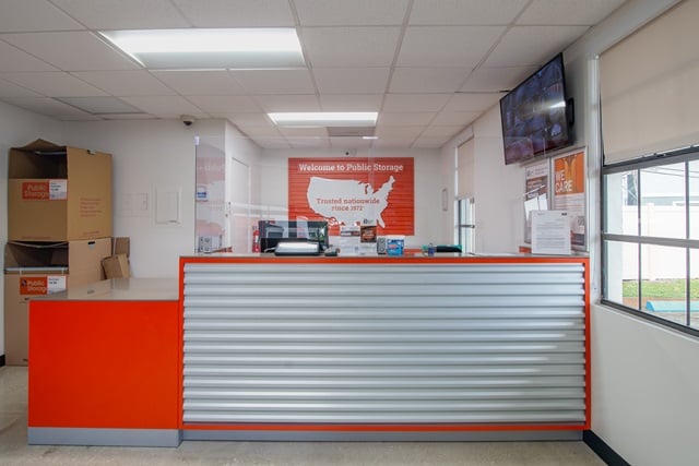 Property 420 image number 2