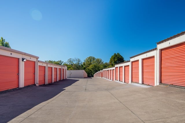 20×10 Public Storage: Garage in Madison, TN 1546 Gallatin Pike N Madison, Tennessee 2