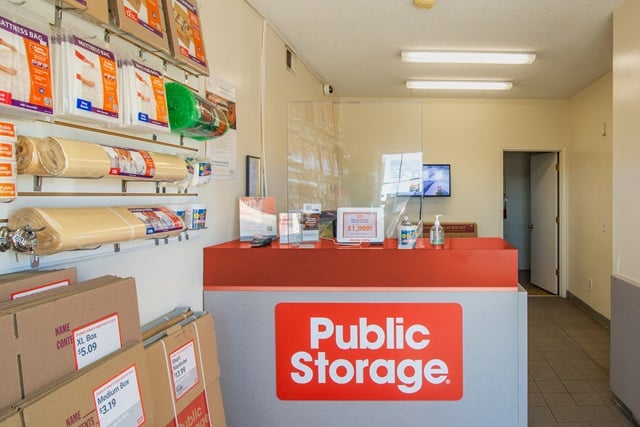 20×10 Public Storage: Garage in Madison, TN 1546 Gallatin Pike N Madison, Tennessee 3