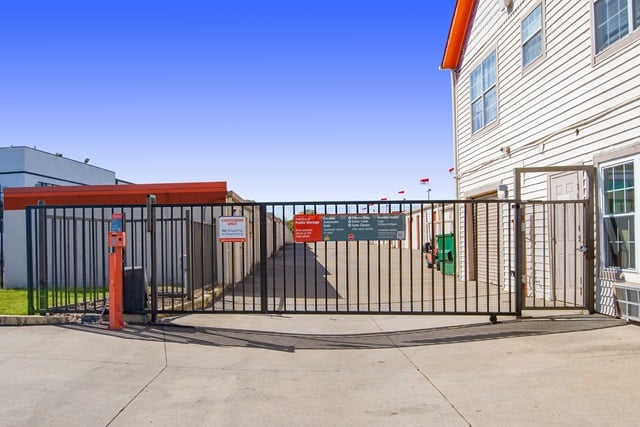 Public Storage  1546 Gallatin Pike N in Madison, TN