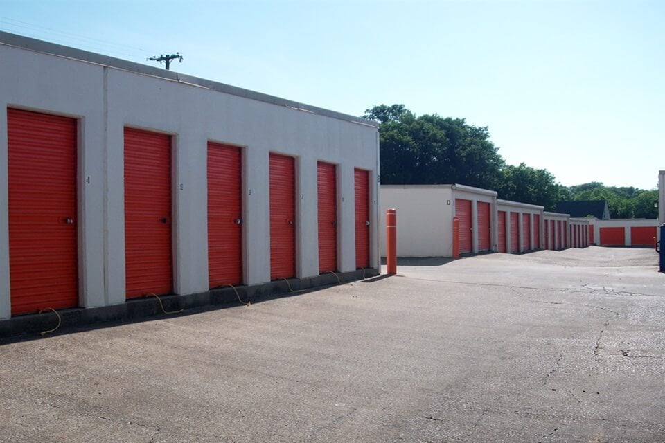 20×10 Public Storage: Garage in Nashville, TN 3125 Dickerson Pike Nashville, Tennessee 2