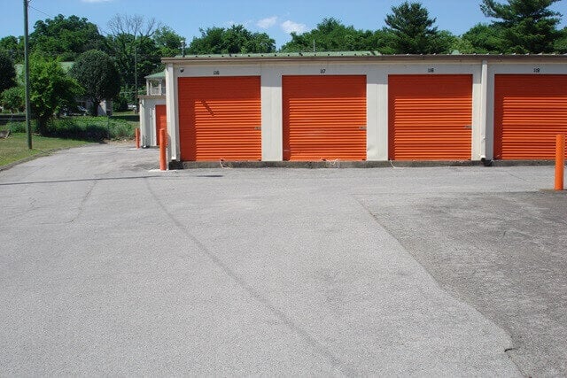 30×10 Public Storage: Garage in Hermitage, TN 1412 Central Court Hermitage, Tennessee 2