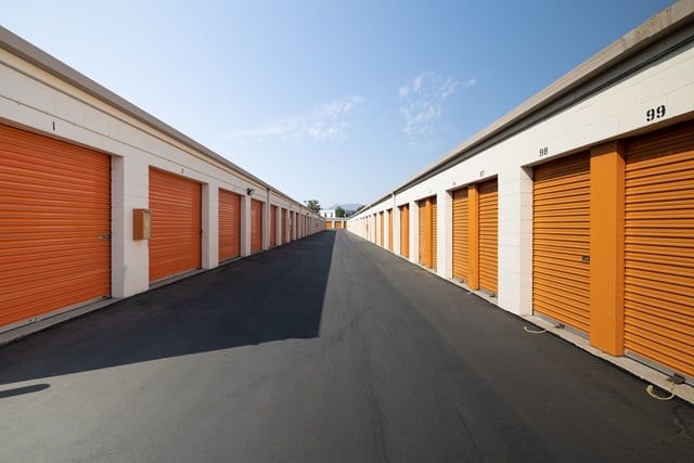 20×10 Garage in Sun Valley, CA 9036 Glenoaks Blvd Sun Valley, California 2