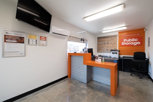 20×10 Garage in Sun Valley, CA 9036 Glenoaks Blvd Sun Valley, California 3