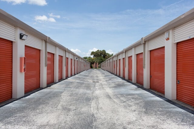 20×10 Parking Lot in Winter Park, FL 1625 State Road 436 Winter Park, Florida 2