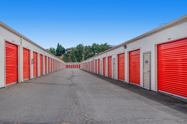 20×10 Public Storage: Parking Lot in Portland, OR 1608 NE 92nd Ave Portland, Oregon 2