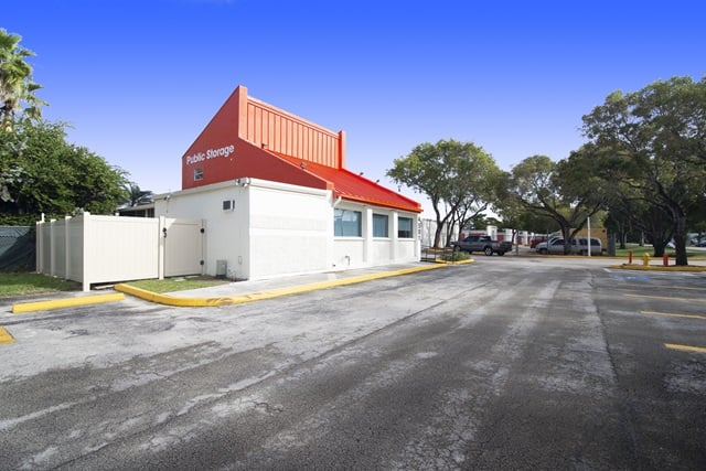 20×10 Self Storage Unit in Ft Lauderdale, FL