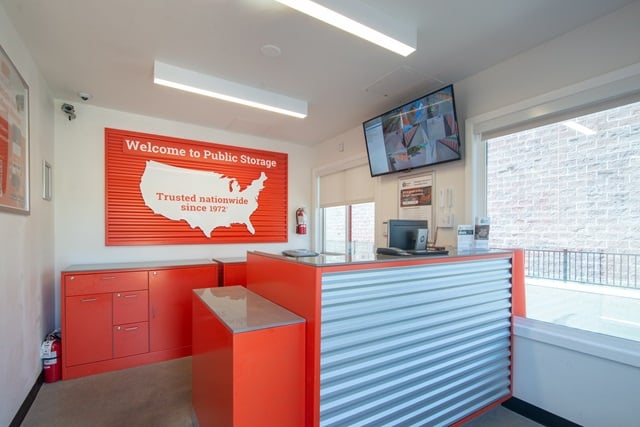 Property 490 image number 2