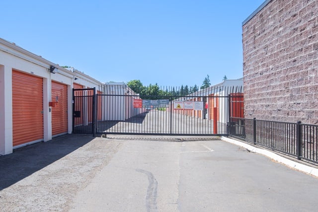 Property 490 image number 3