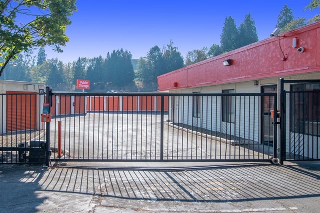 Public Storage  11800 SE 40th Ave in Portland, OR