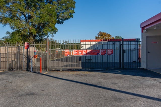 Public Storage  16079 US Hwy 19 North in Clearwater, FL