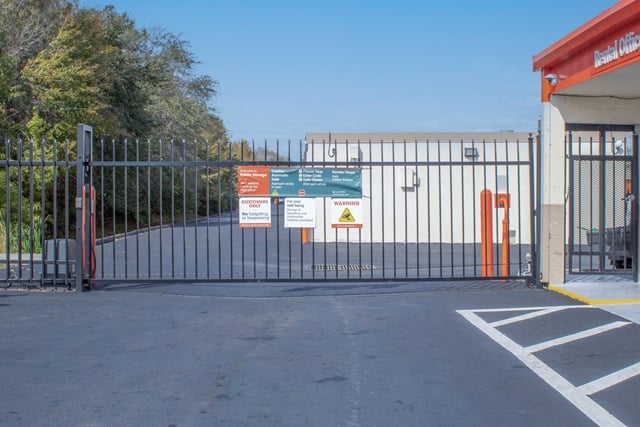 Public Storage  1801 W Oak Ridge Road in Orlando, FL