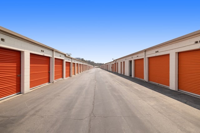 20×10 Self Storage Unit in Monterey Park, CA 4400 Ramona Blvd Monterey Park, California 2