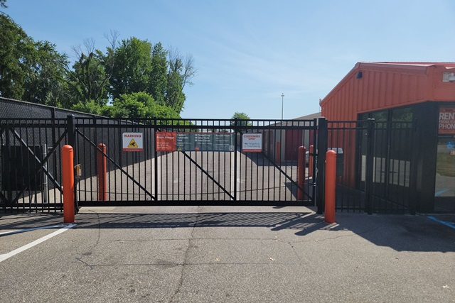 Public Storage  1012 Applegate Lane in Clarksville, IN