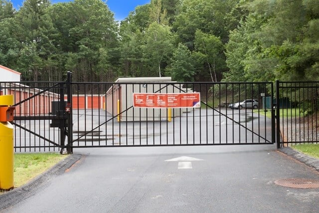 Public Storage  596 W Hollis St in Nashua, NH