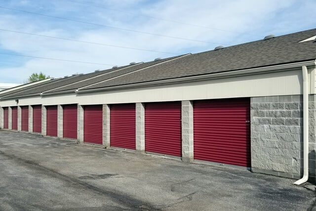 25×10 Public Storage: Self Storage Unit in Omaha, NE 3940 S 144th St Omaha, Nebraska 2